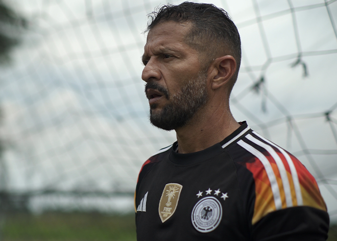 El hombre bajo el arco, Emmanuel González, cortometrajes, Reto DocsMx20, 2025